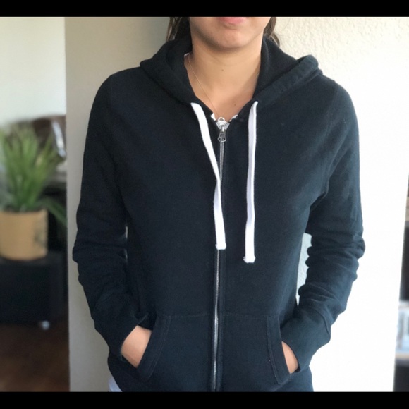 mossimo black zip up hoodie